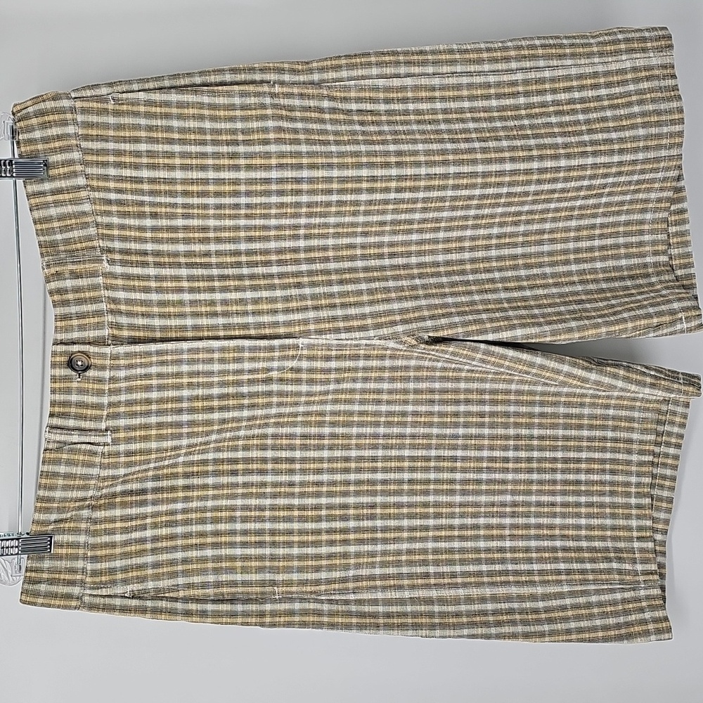 Urban Outfitters Green & Brown Plaid Bermuda Shorts with 2 Side & 1 Back Pocket - Picture 6 of 15